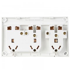 公牛 G09系列 建筑装饰 明装开关插座 15孔插座面板 白色 G09Z623