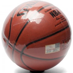 斯伯丁 篮球 室内室外水泥地真皮手感NBA比赛防滑耐磨学生7号篮球