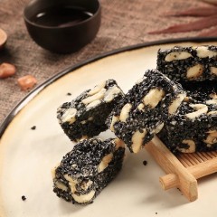 三只松鼠 墨玉川式芝麻酥135g黑芝麻花生片芝麻糖酥无沙芝麻片零食