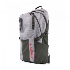 阿迪达斯 TERREX 配件系列四季款双肩包运动背包 CD6561